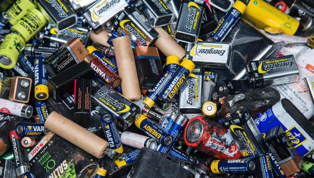 Collecte et gestion des déchets dangereux sur le département 63 Claustre Environnement Collecte et gestion des déchets dangereux sur le département 63 Claustre Environnement